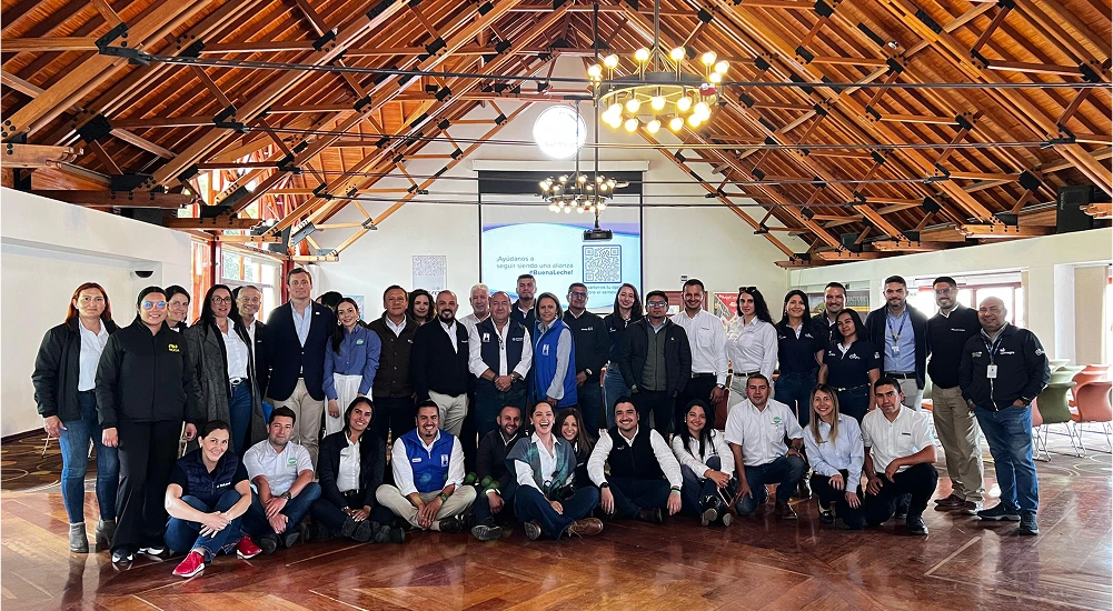 Técnicos de las empresas aliadas.